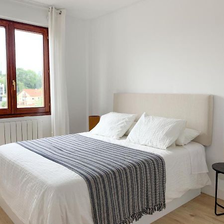 Acogedor Apartamento Con Terraza Y Parking Publico En Комильяс Экстерьер фото