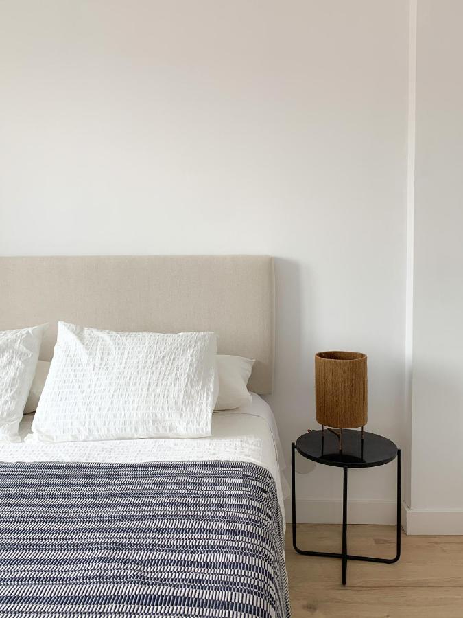 Acogedor Apartamento Con Terraza Y Parking Publico En Комильяс Экстерьер фото